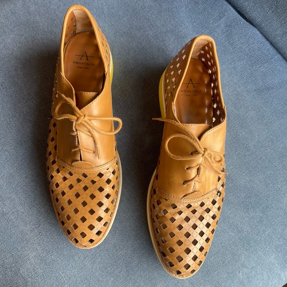 Aquatalia Perforated Leather Oxfords - Size 8 - Picture 2 of 5